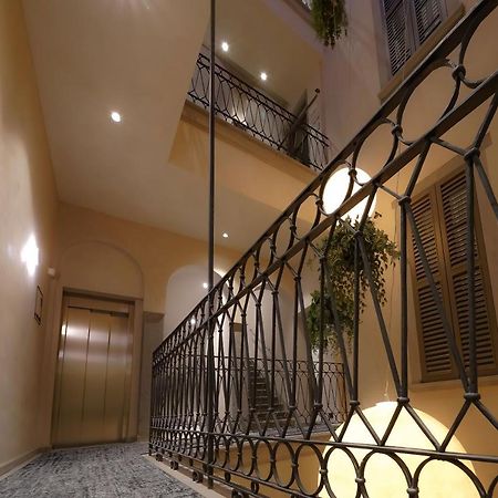 Bergamo Inn 21 Exterior photo Interior of the hotel